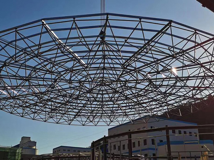 三门峡螺栓球网架工程施工现场